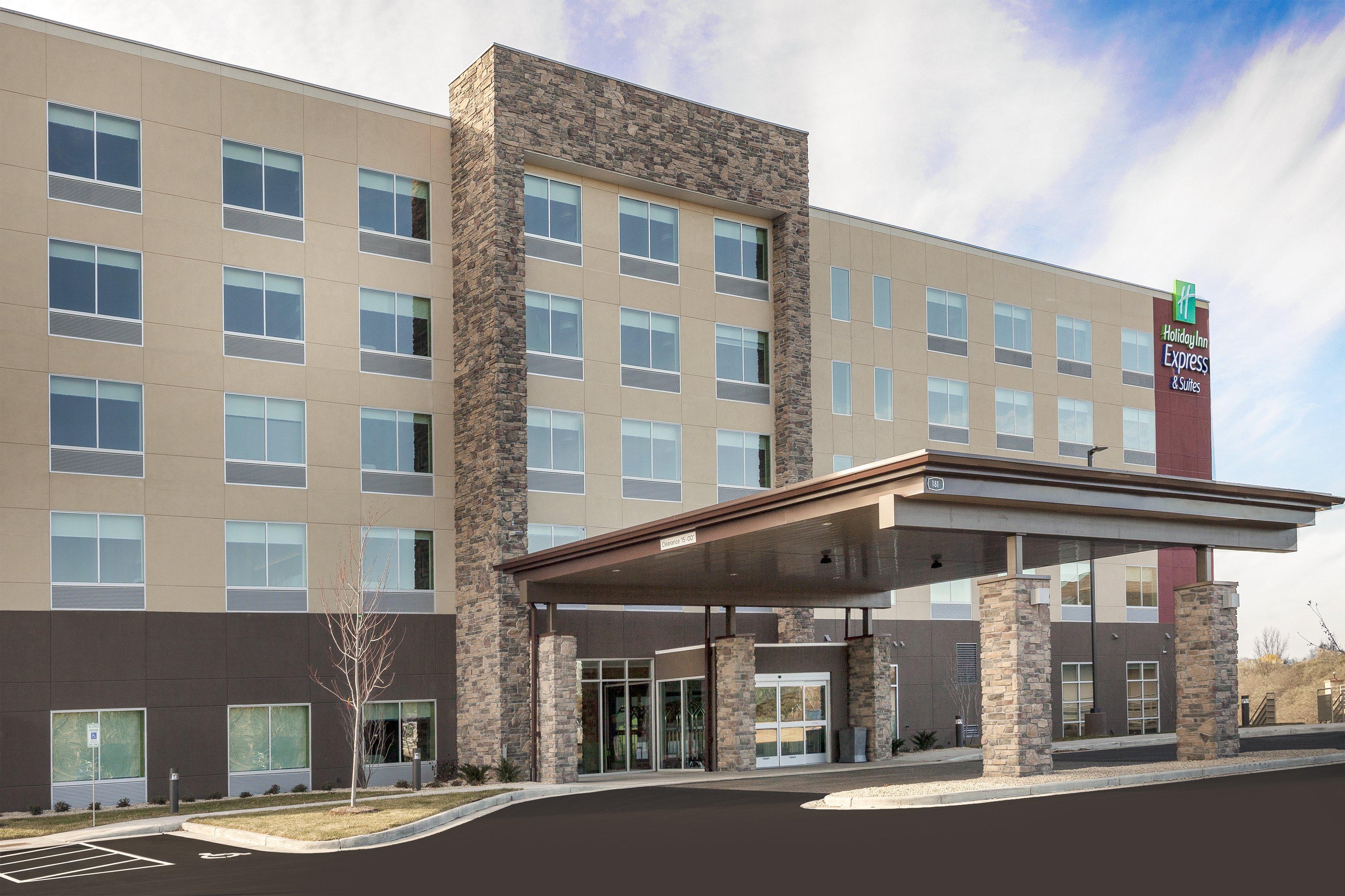 Holiday Inn Express & Suites - Hudson I-94 By Ihg Экстерьер фото